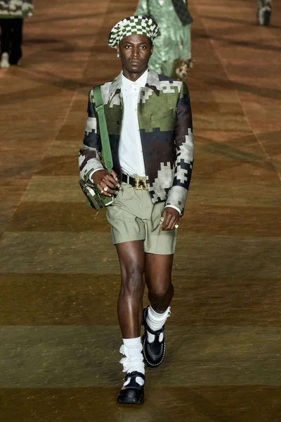 Look 14